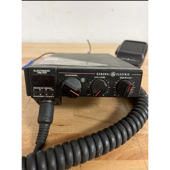 General Electric GE 3-5808A CB Radio Mobile Transceiver w/ Mic Vintage Untested - Picture 2 of 7